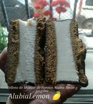 Alfajor artesanal - Alubialemon (Relleno de musse de porotos, limón, jengibre, azúcar integral y aceite de coco) - Bañado en chocolate - 1u - Apto vegan - Amoro